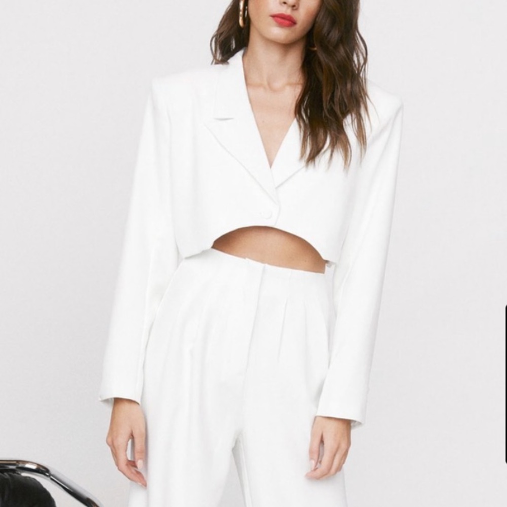 Nasty Gal Power Through cropped White blazer Size US 4